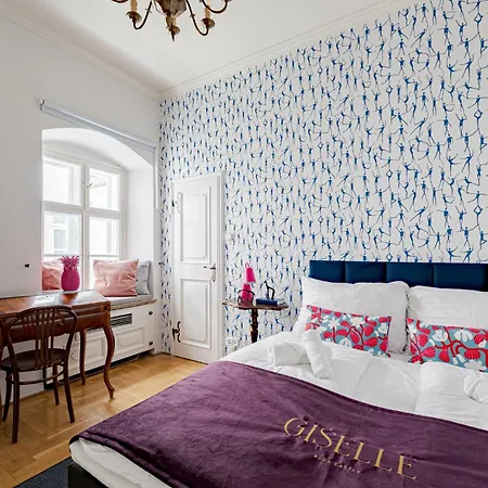 Giselle Buda Castle Hotell 4*
