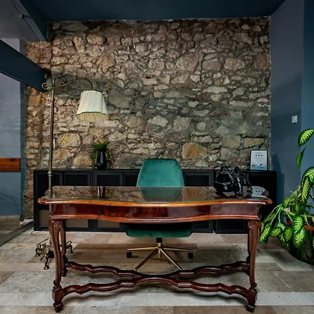 Giselle Buda Castle Bed & Breakfast