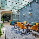 Giselle Buda Castle Hotel