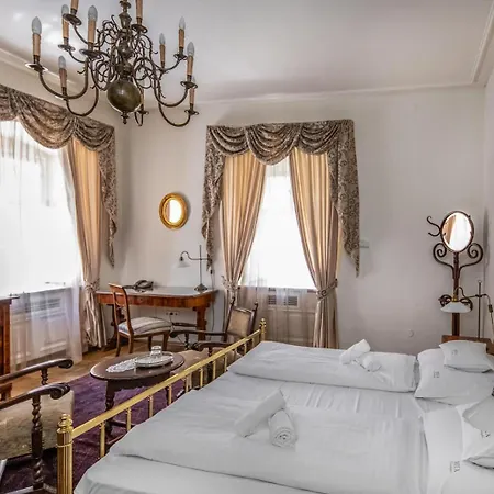 Alojamento de Acomodação e Pequeno-almoço Giselle Buda Castle 4*