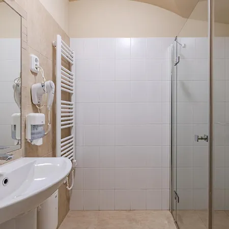 Giselle Buda Castle Hotel 4*